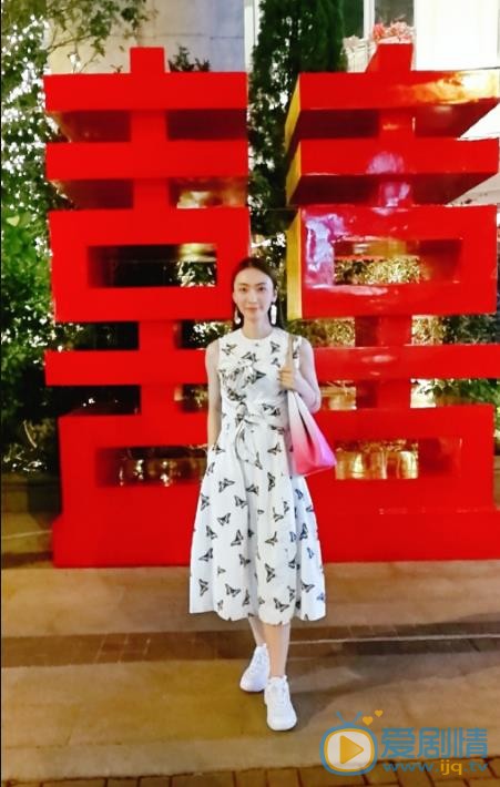 田娜生活照 田娜高清写真_田娜高清剧照