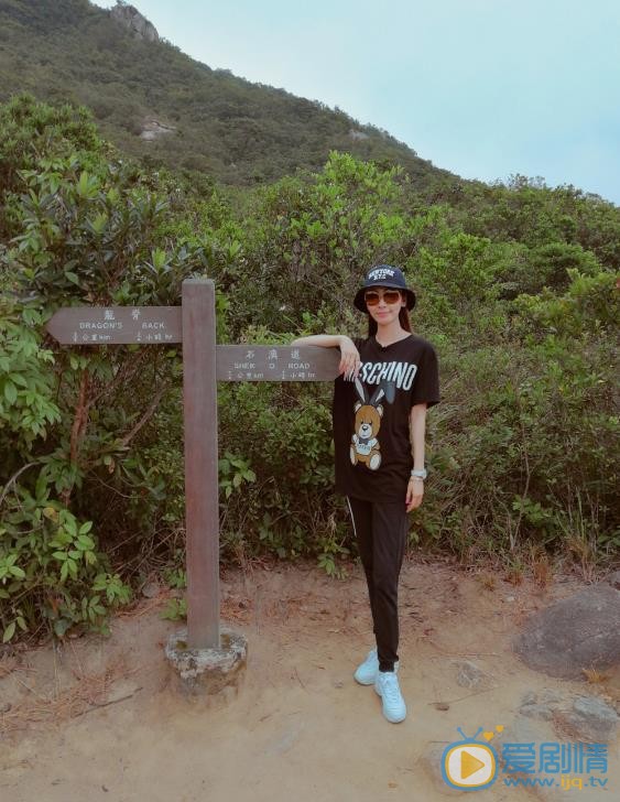 田娜户外旅行照 田娜高清写真_田娜高清剧照