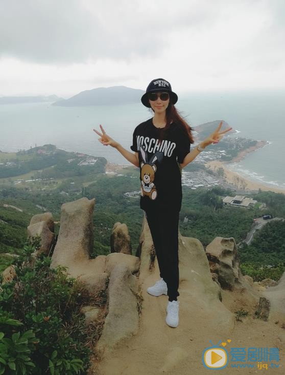 田娜户外旅行照 田娜高清写真_田娜高清剧照