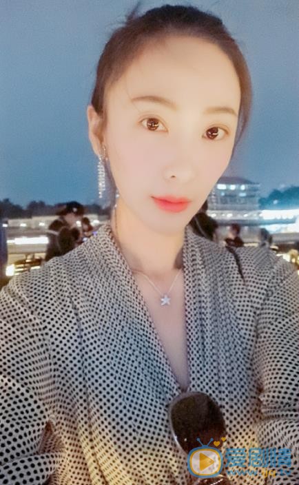 田娜生活照 田娜高清写真_田娜高清剧照
