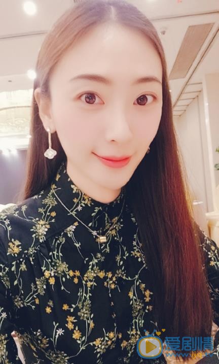 田娜生活照 田娜高清写真_田娜高清剧照