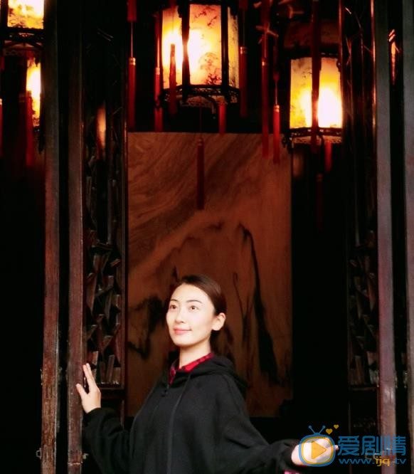 田娜户外旅行照 田娜高清写真_田娜高清剧照