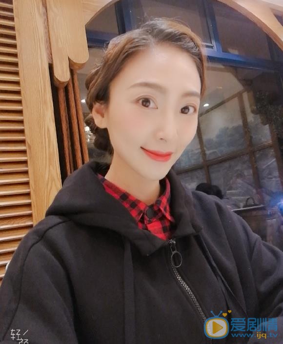 田娜生活照 田娜高清写真_田娜高清剧照