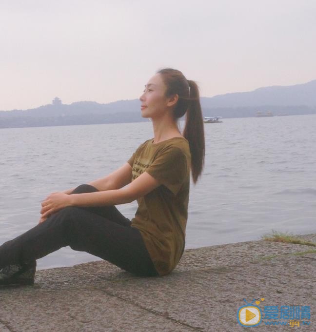 田娜户外旅行照 田娜高清写真_田娜高清剧照