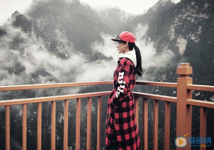 田娜户外旅行照 田娜高清写真_田娜高清剧照