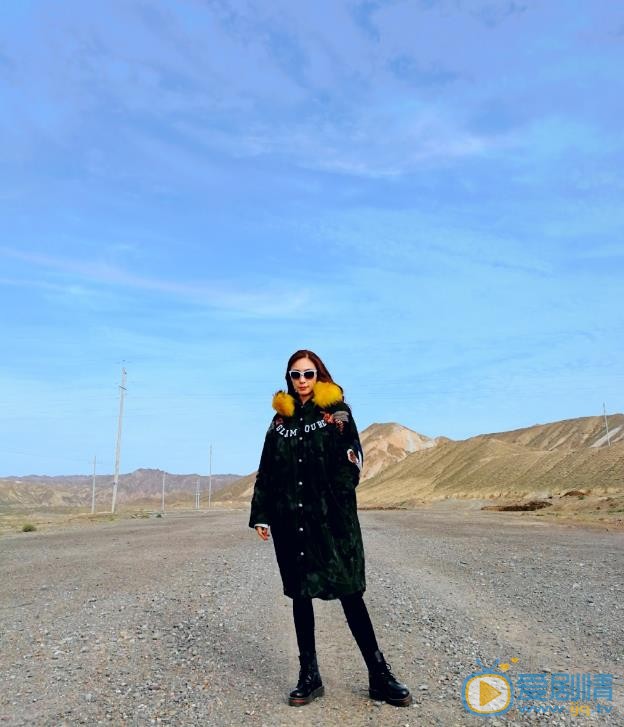 田娜户外旅行照 田娜高清写真_田娜高清剧照