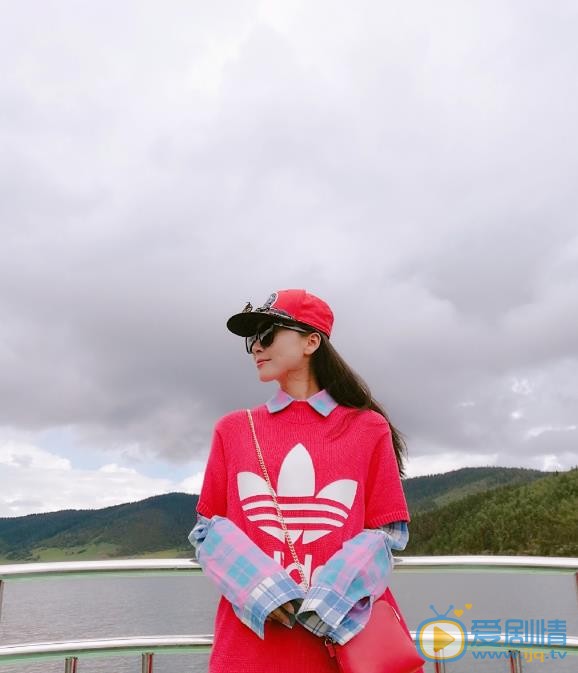 田娜户外旅行照 田娜高清写真_田娜高清剧照