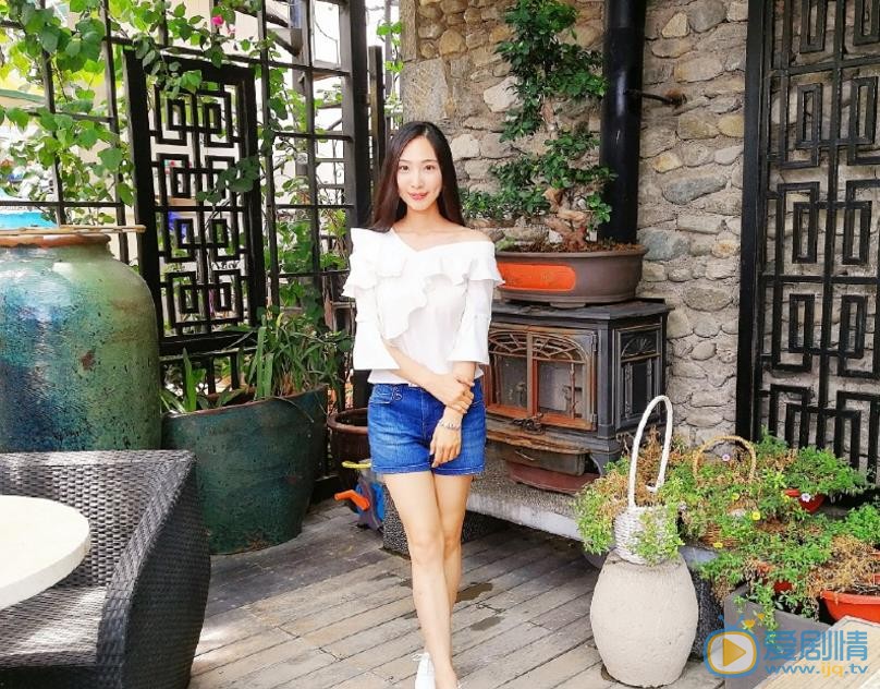 田娜生活照 田娜高清写真_田娜高清剧照