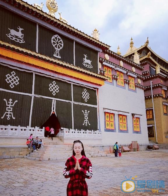 田娜户外旅行照 田娜高清写真_田娜高清剧照