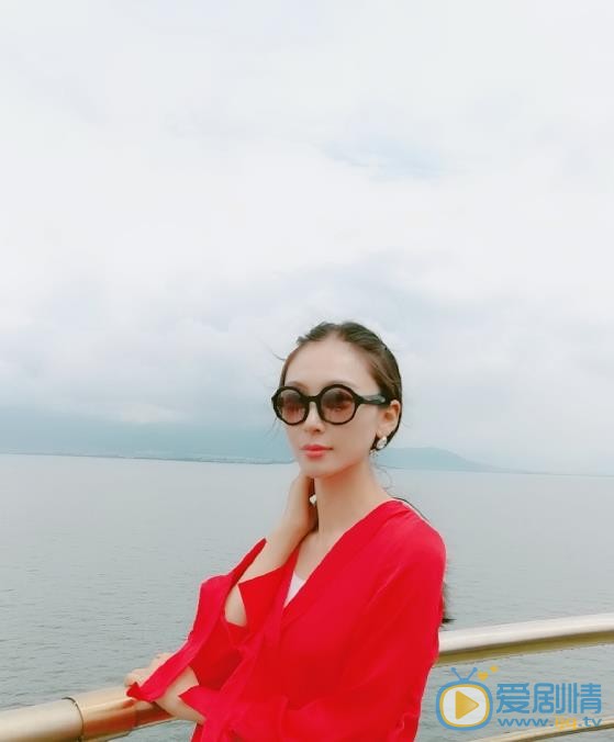 田娜户外旅行照 田娜高清写真_田娜高清剧照
