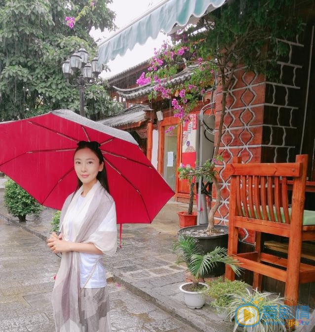 田娜户外旅行照 田娜高清写真_田娜高清剧照