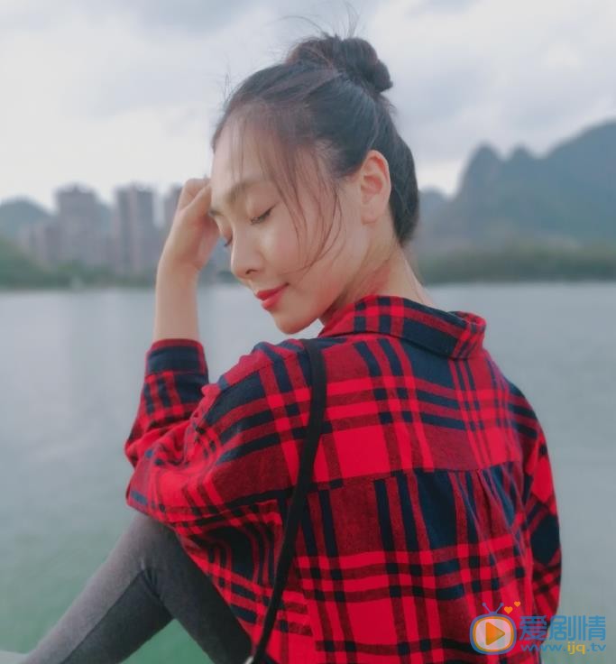 田娜山水田园照 田娜高清写真_田娜高清剧照