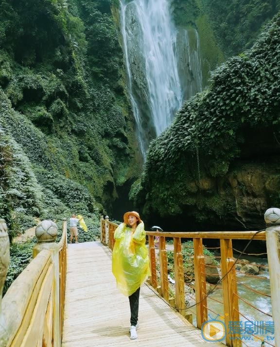 田娜户外旅行照 田娜高清写真_田娜高清剧照