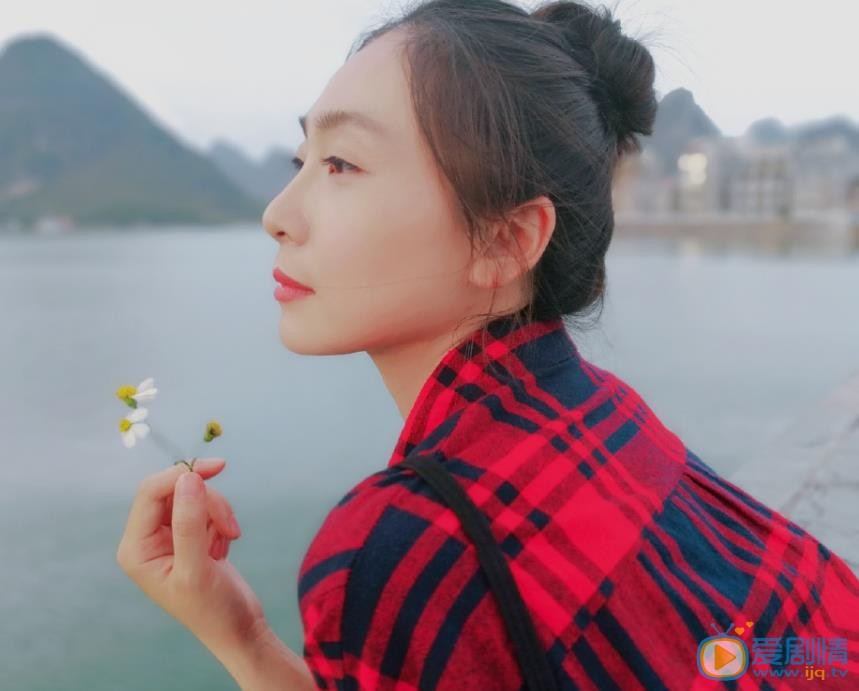 田娜山水田园照 田娜高清写真_田娜高清剧照