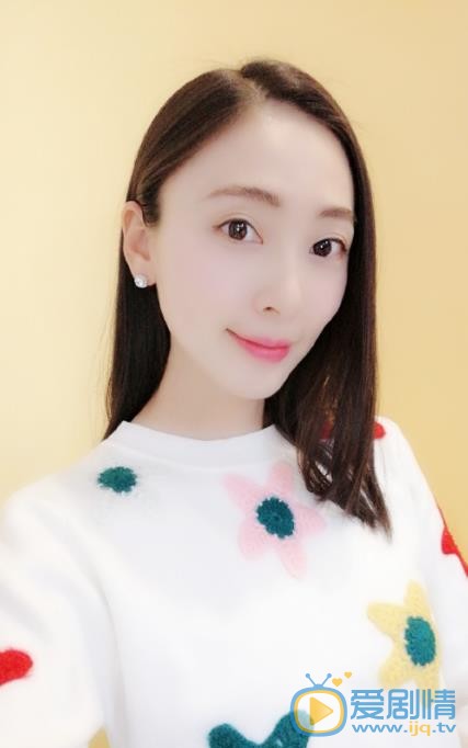 田娜生活照 田娜高清写真_田娜高清剧照