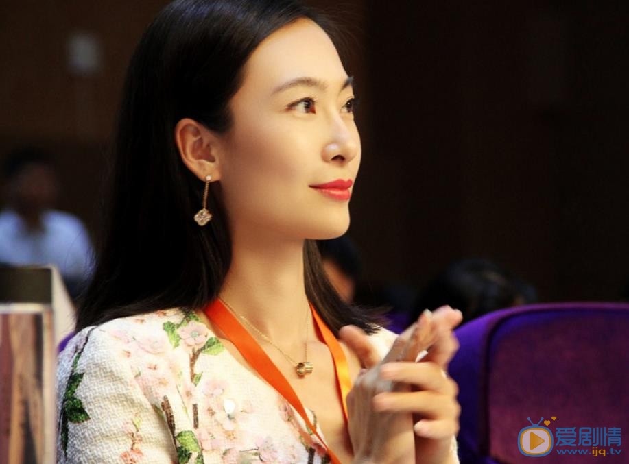 田娜活动照 田娜高清写真_田娜高清剧照