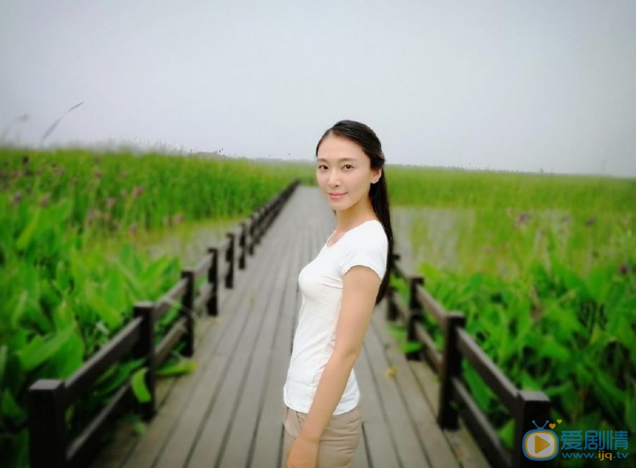 田娜清新写真 田娜高清写真_田娜高清剧照