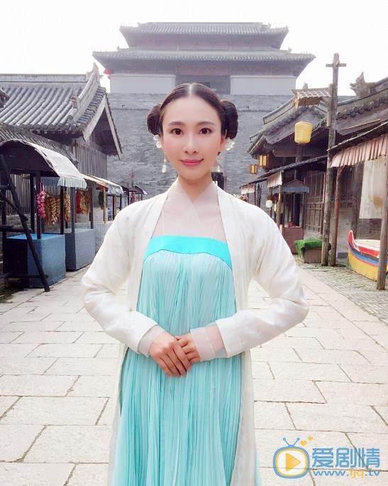 田娜片场照 田娜高清写真_田娜高清剧照
