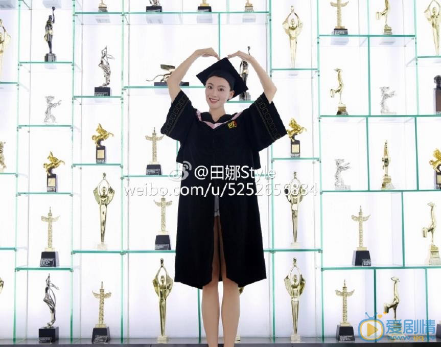 田娜毕业写真 田娜高清写真_田娜高清剧照