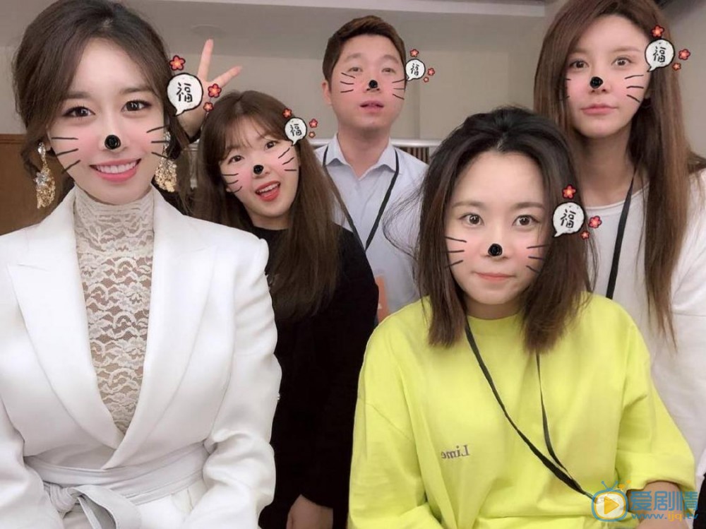 朴智妍与人合照 朴智妍高清写真_朴智妍高清剧照