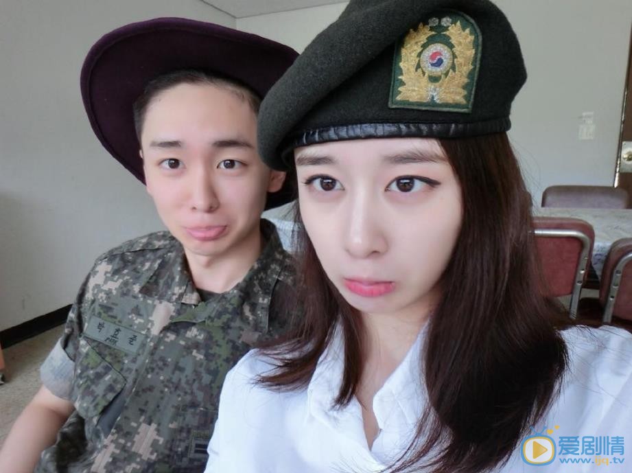 朴智妍与人合照 朴智妍高清写真_朴智妍高清剧照