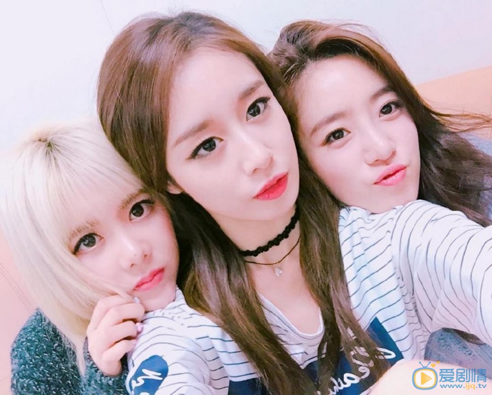 朴智妍与人合照 朴智妍高清写真_朴智妍高清剧照