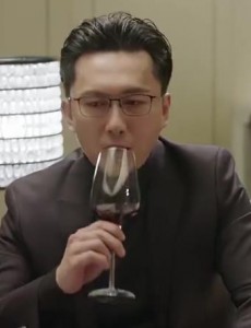 幕后之王王尔是好人还是坏人？王尔为什么对付淳于乔？王尔的目的是什么？
