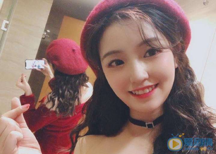 张楚寒与人合照 张楚寒高清写真_张楚寒高清剧照