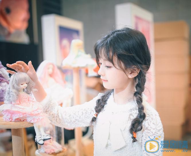 裴佳欣街拍写真 裴佳欣高清写真_裴佳欣高清剧照