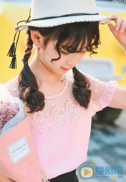 裴佳欣夏日写真 裴佳欣高清写真_裴佳欣高清剧照