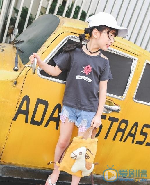 裴佳欣夏日写真 裴佳欣高清写真_裴佳欣高清剧照