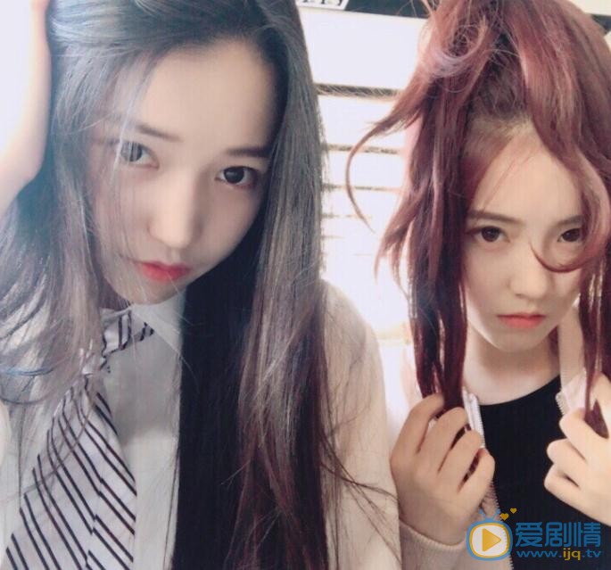 张楚寒与人合照 张楚寒高清写真_张楚寒高清剧照