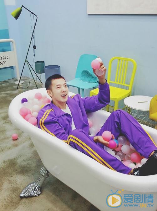 吴逸迦街拍写真 吴逸迦高清写真_吴逸迦高清剧照