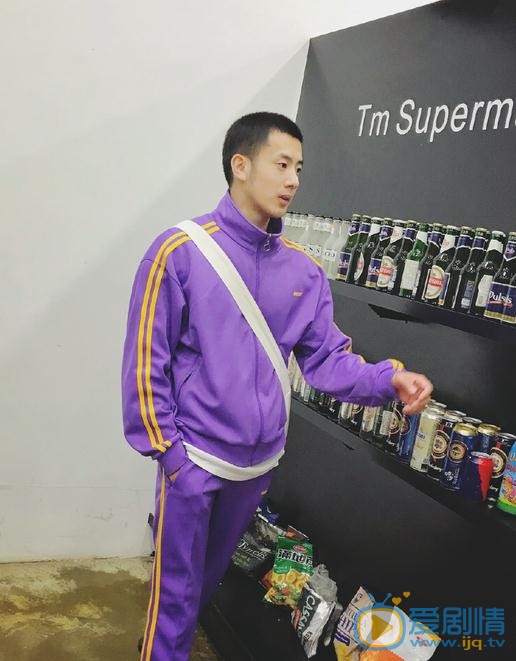 吴逸迦街拍写真 吴逸迦高清写真_吴逸迦高清剧照