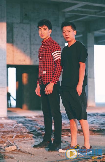 吴逸迦与人合照 吴逸迦高清写真_吴逸迦高清剧照