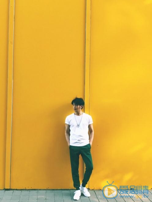 吴逸迦街拍写真 吴逸迦高清写真_吴逸迦高清剧照