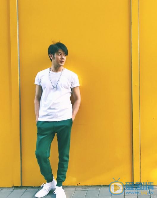 吴逸迦街拍写真 吴逸迦高清写真_吴逸迦高清剧照