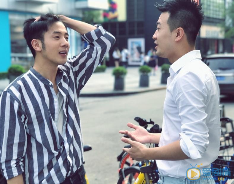 吴逸迦与人合照 吴逸迦高清写真_吴逸迦高清剧照