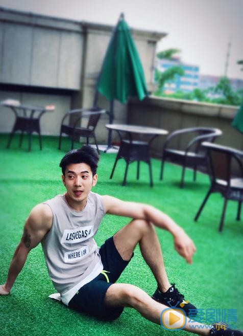 吴逸迦街拍写真 吴逸迦高清写真_吴逸迦高清剧照