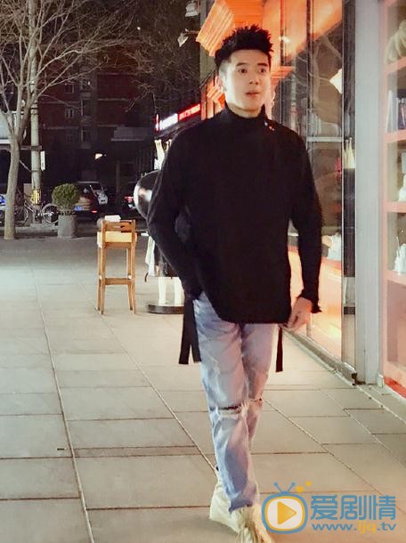 吴逸迦生活照 吴逸迦高清写真_吴逸迦高清剧照