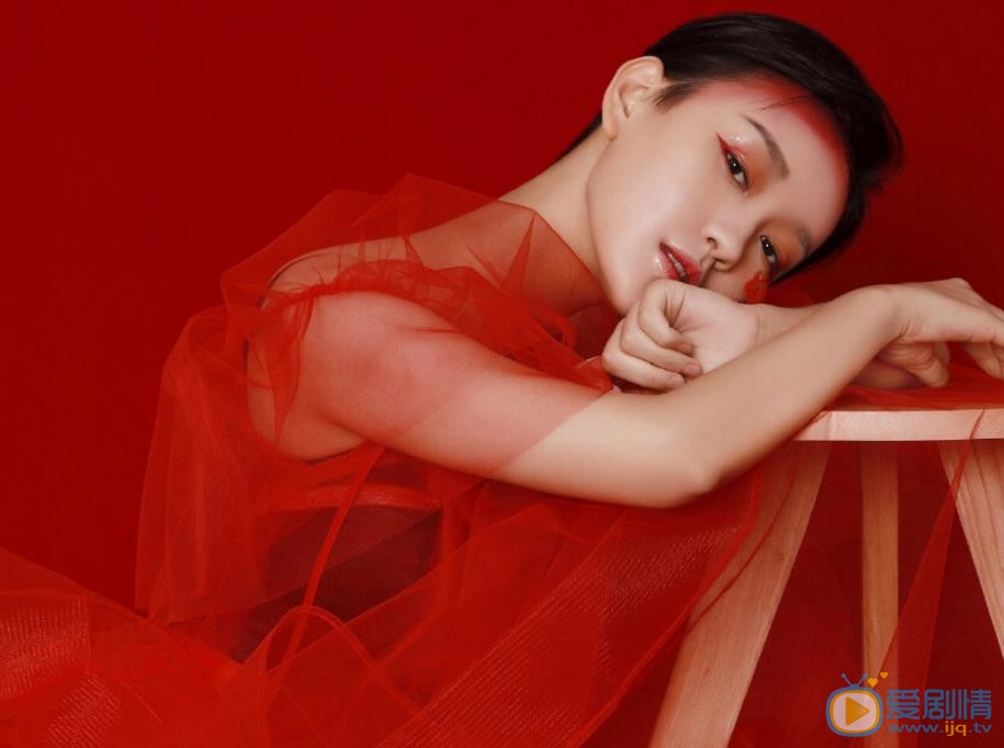 孙溯梦汐红衣性感写真 孙溯梦汐高清写真_孙溯梦汐高清剧照