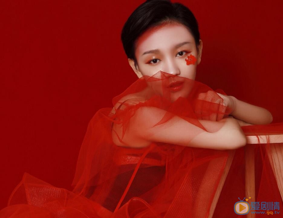 孙溯梦汐红衣性感写真 孙溯梦汐高清写真_孙溯梦汐高清剧照