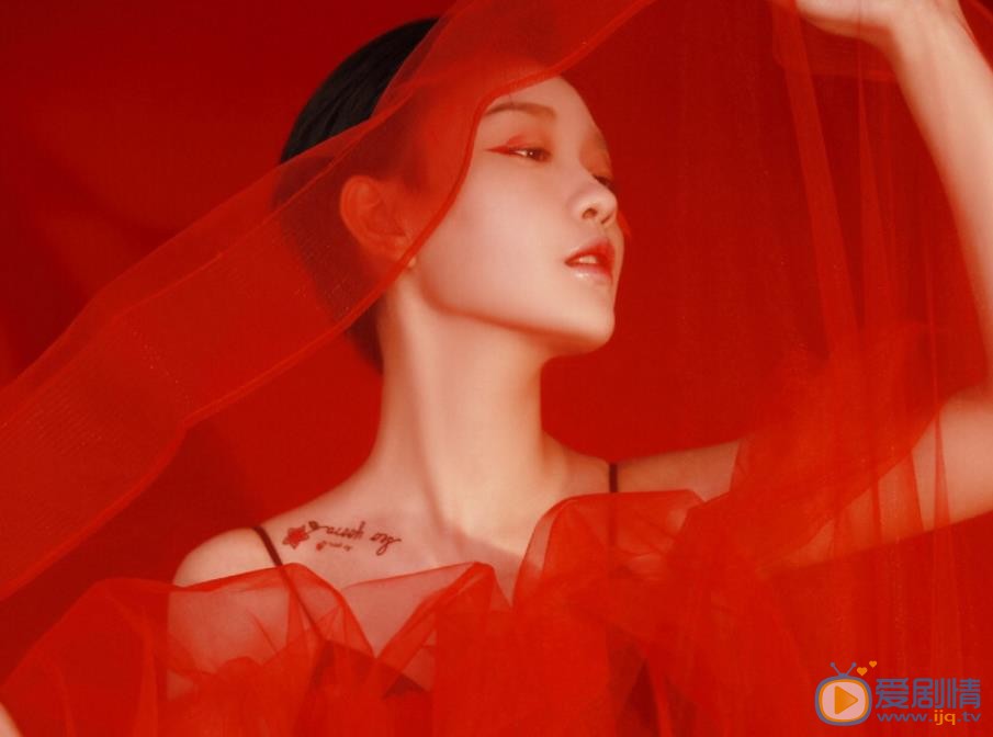 孙溯梦汐红衣性感写真 孙溯梦汐高清写真_孙溯梦汐高清剧照