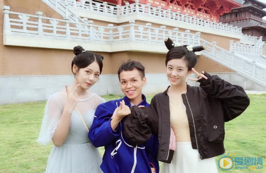 漆雕轶柔与人合照 漆雕轶柔高清写真_漆雕轶柔高清剧照