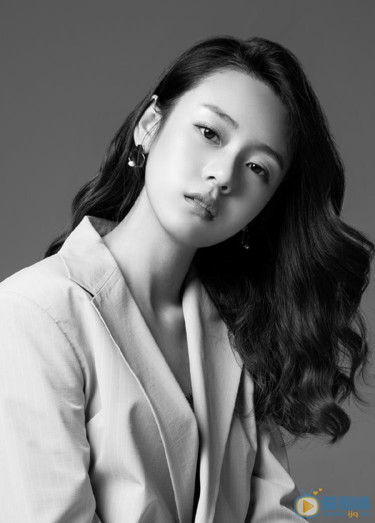 王子彤个人写真 王子彤高清写真_王子彤高清剧照