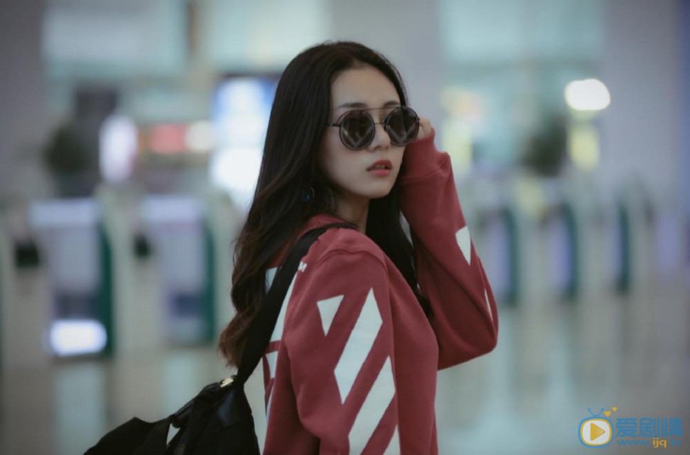 王子彤机场照 王子彤高清写真_王子彤高清剧照