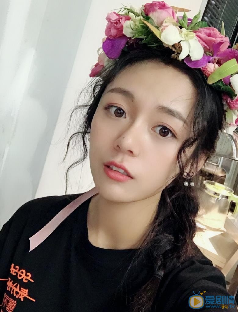 王子彤自拍照 王子彤高清写真_王子彤高清剧照