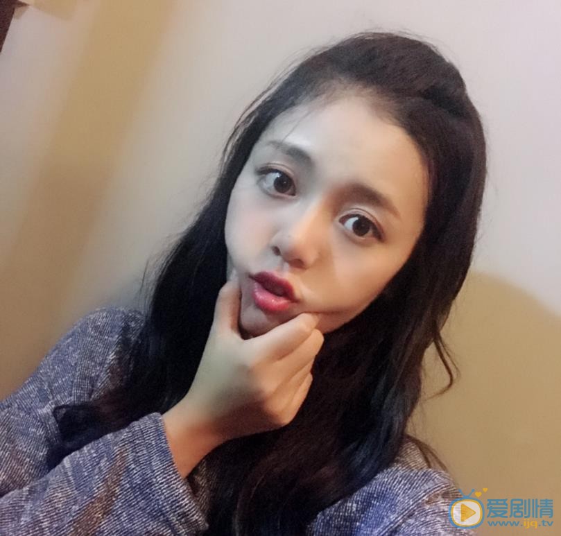 王子彤自拍照 王子彤高清写真_王子彤高清剧照