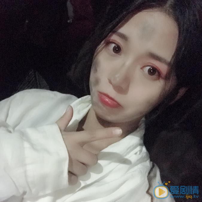 王子彤自拍照 王子彤高清写真_王子彤高清剧照
