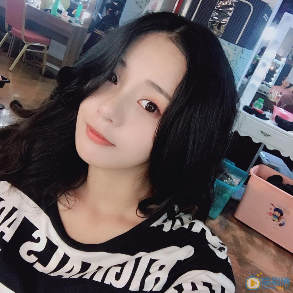 王子彤自拍照 王子彤高清写真_王子彤高清剧照